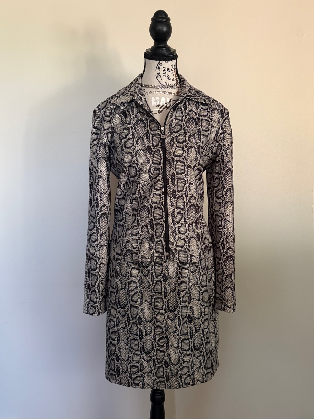 Vintage Joseph Ribkoff Snakeskin Skirt Suit Set 2 Piece Matching Set 90's Y2K - Picture 2 of 15